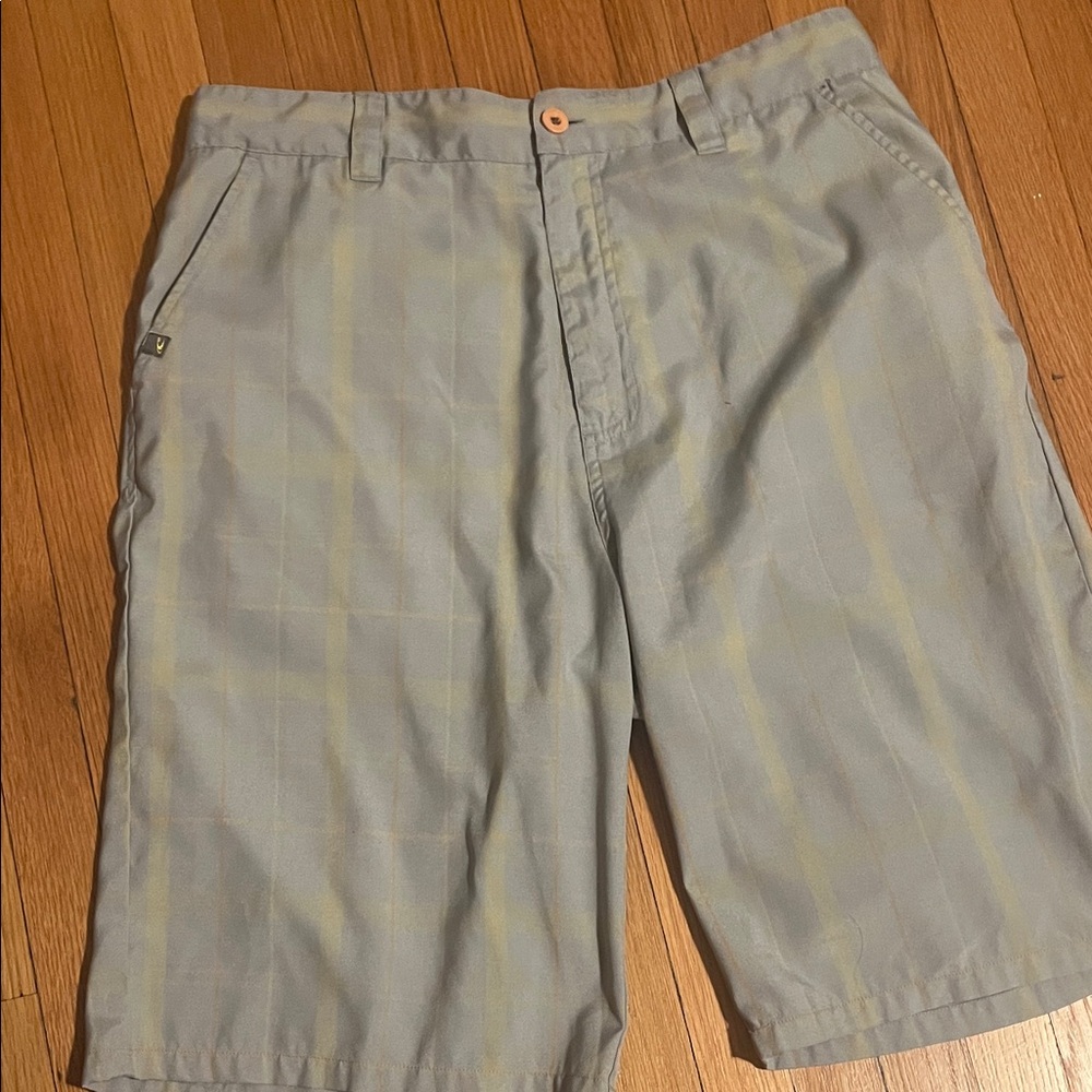 Men's O’Neill Lightweight Plaid Shorts - Light Gray with Pale Yellow Stripes